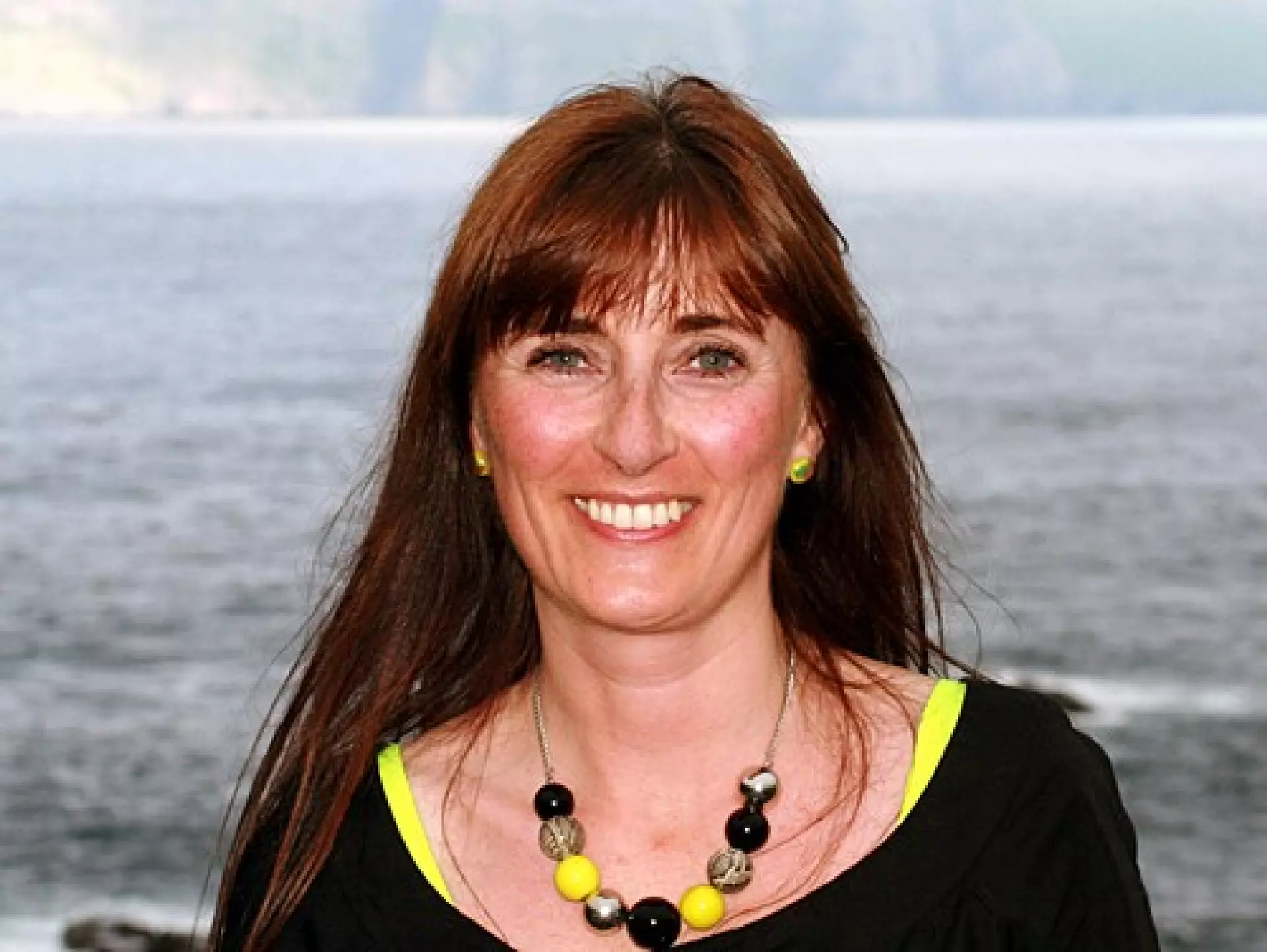 - Hetta er ein tíð uttan fyridømi, og eg vil m.a. granska, hvussu fólk hugsa og føla beint nú, sigur Erika Hayfield, lektari
