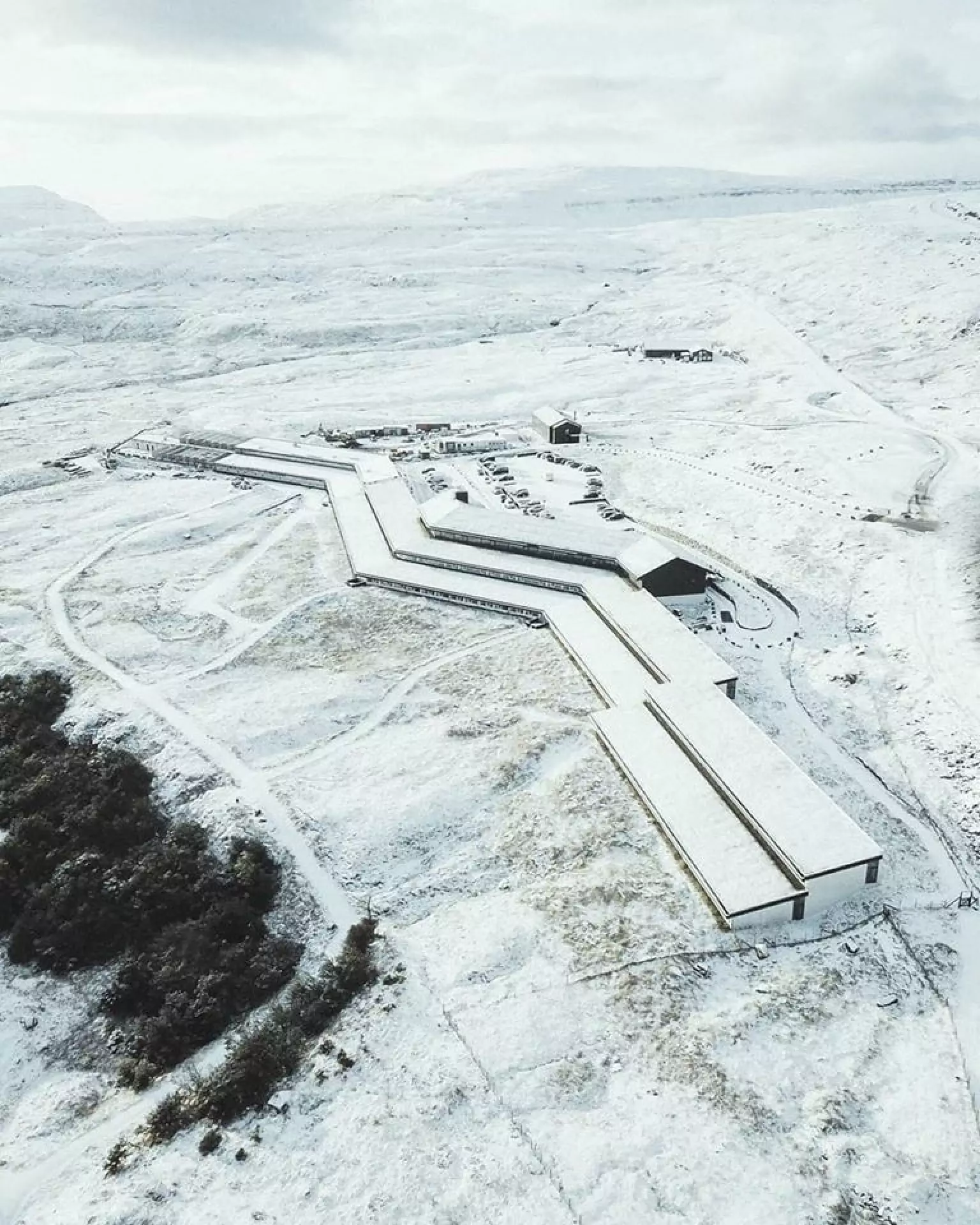 Útbyggingin av Hotel Føroyum vestureftir. Mynd: Rannvá Joensen