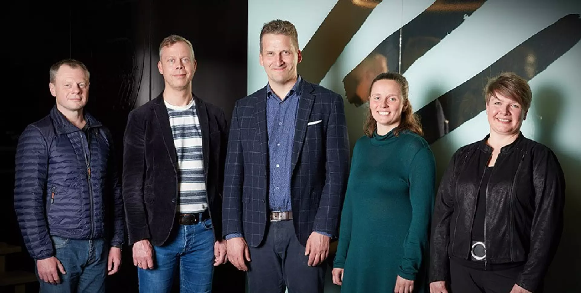 Búskaparráðið sum legði fram heystfrágreiðing sína fríggjadagin telur limirnar Fróði Magnussen, formaður, Jan Otto Holm, Johnny í Grótinum, Sanna Laksá og Helena Andreasen.