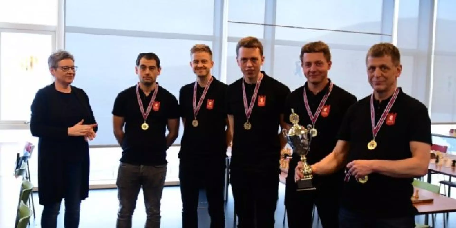 FM 2021. Sandavágs Talvfelag eftir FM-sigurin í fjør. F.v.: Ingi Wiberg, Jón Gregersen, Rógvi Egilstoft, Høgni Egilstoft Nielsen og Torkil Nielsen. Silas Eyðsteinsson restar á myndini.