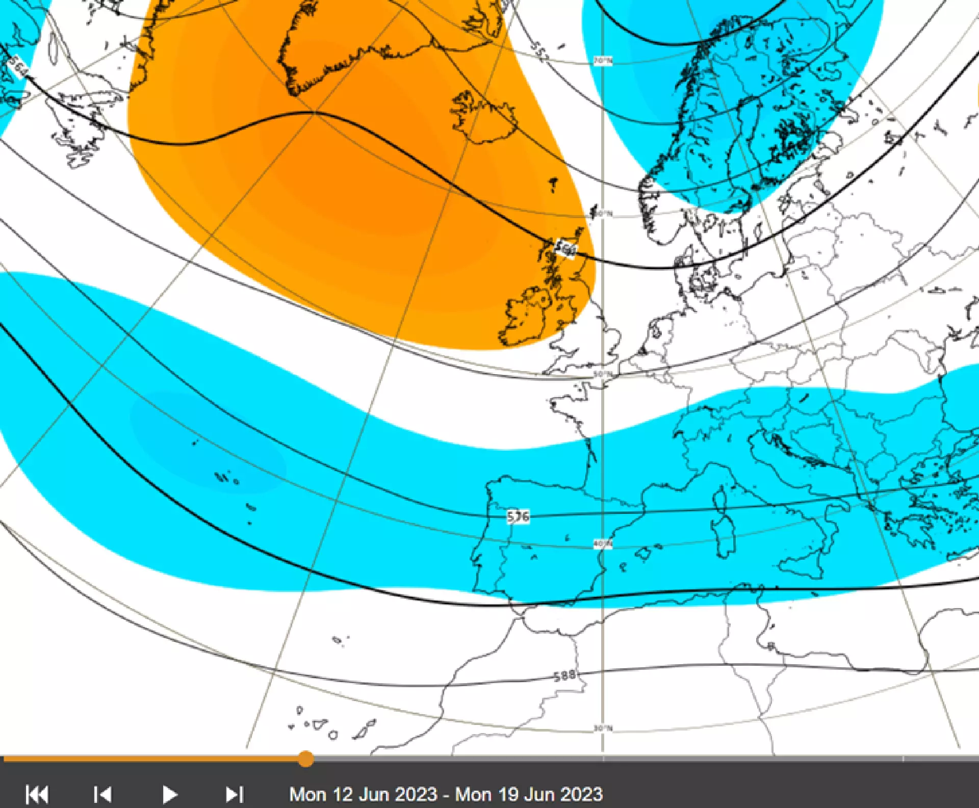 ECMWF: Frávik í lufttrýtinum í 5oo hPa/uml. 5,5 km fram til 19. juni. Reyðguli liturin vísur, hvar lufttrýstið er størri enn vanligt. Tann blái liturin vísur, hvar lufttrýstið er minni enn vanligt.