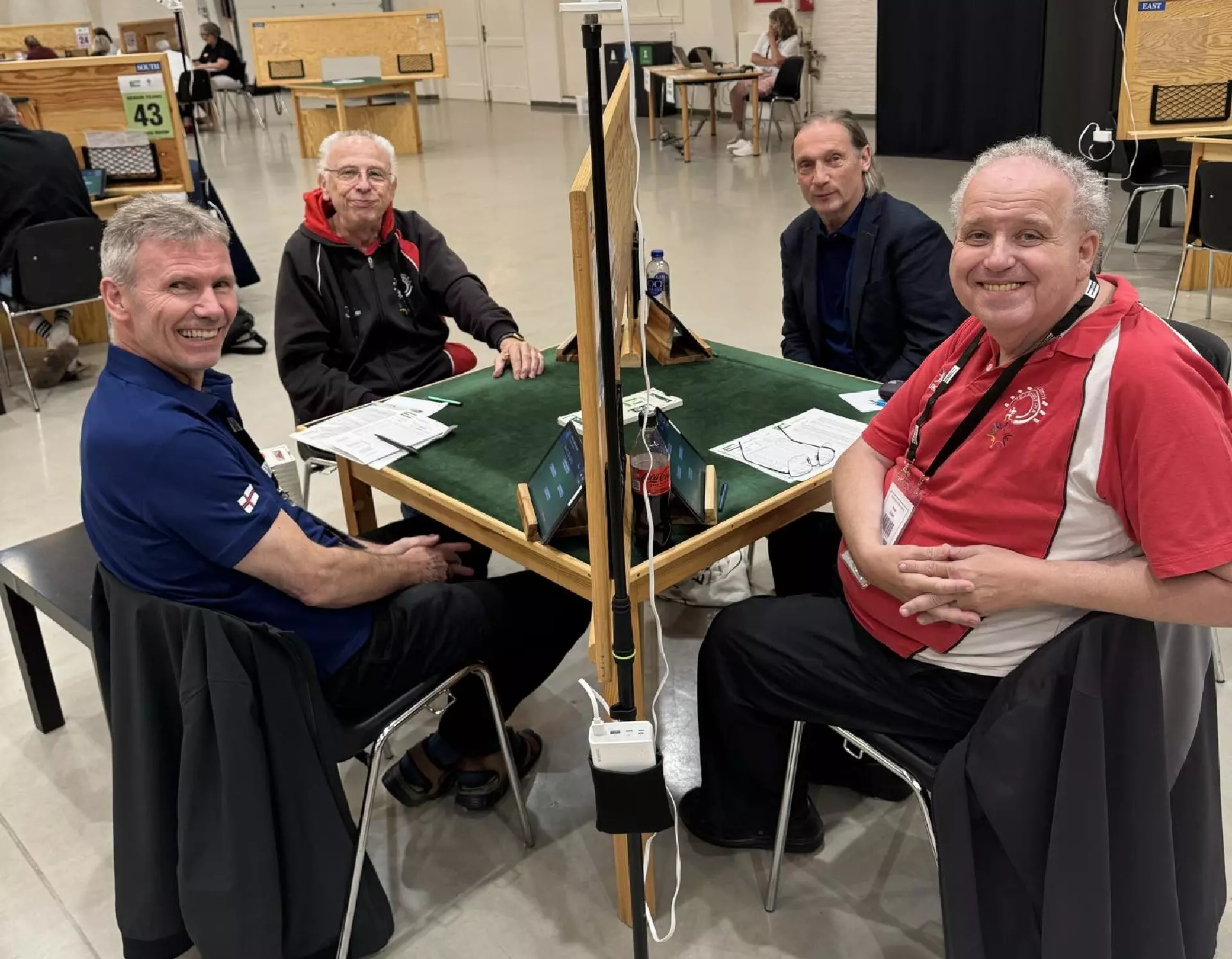 Heini Joensen og Danny Danielsen við bridgborðið