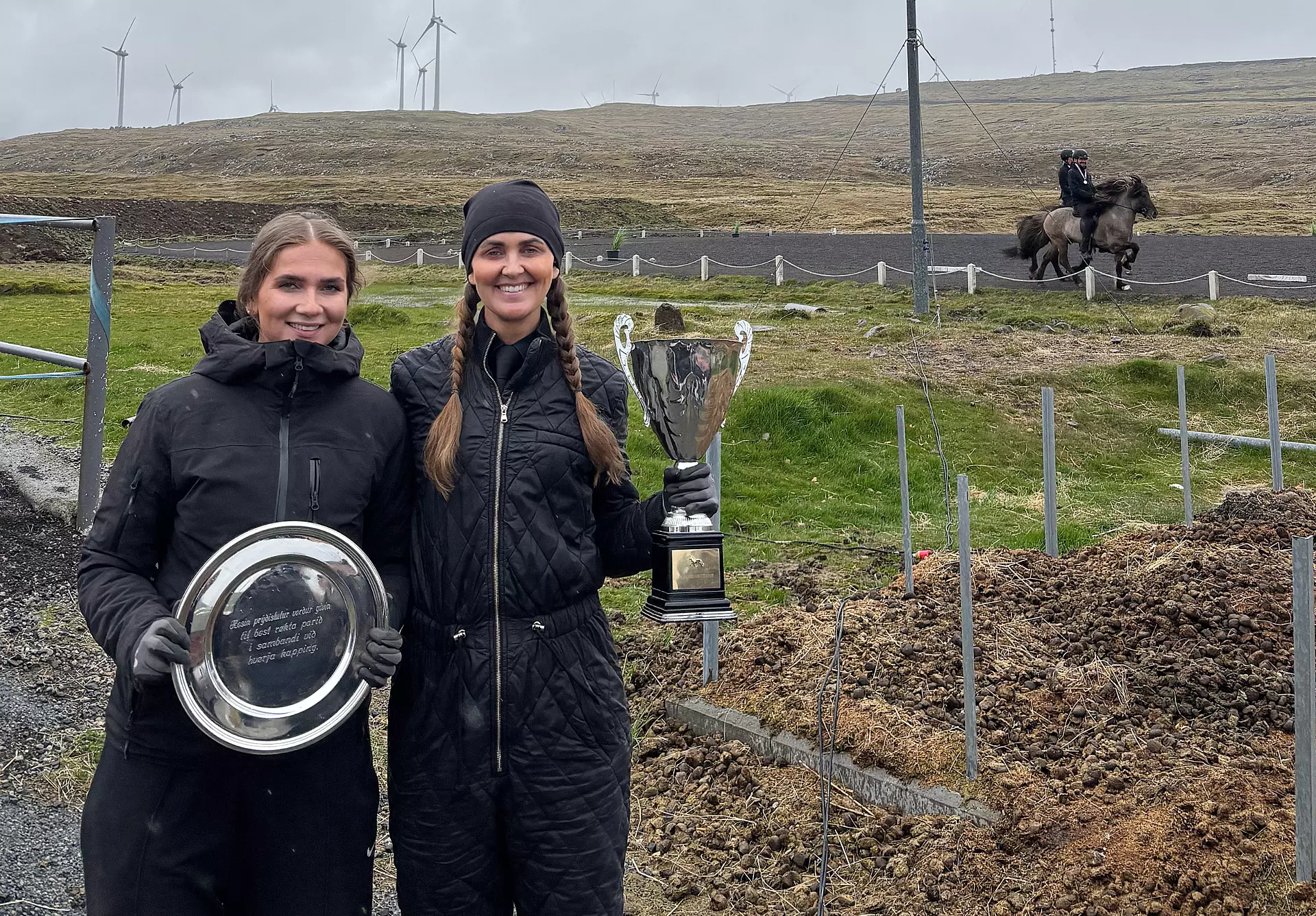 Møðgurnar Óluva á Lofti og Bertha Maria Nordendal vunnu ávikavist samreiðssteypið og røktarsteypið.