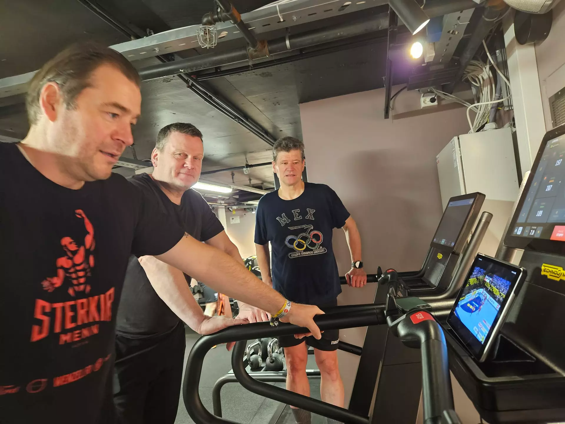 Tróndur Vatnhamar, Uni Arge og Ingi Olsen multitaska, gongutúr og greining