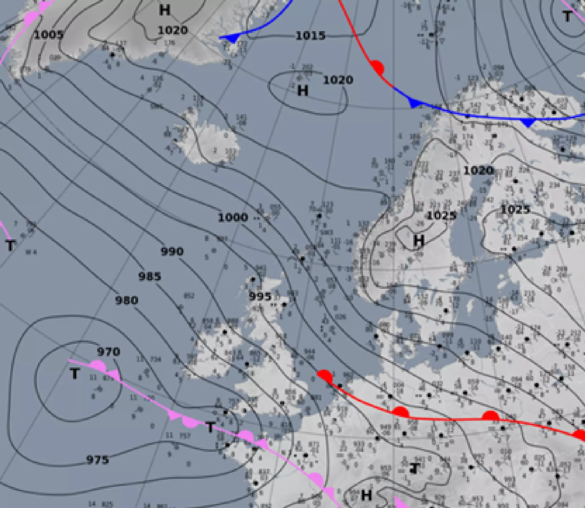 Støðukort tann 5. februar 2026 kl. 00:00 UTC. Eitt lágtrýst liggur vestan fyri Bretland, og eitt hátrýst liggur í Norskahavinum. Hesi draga kalda luft eystaneftir ímóti Føroyum. Kelda: Deutcher Wetterdienst.