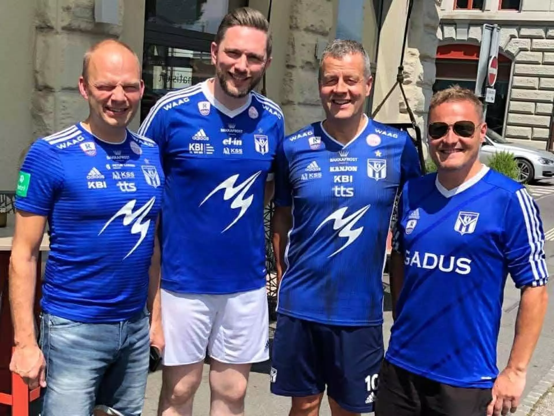 Hilmar Danielsen minnist nógvar týðandi løtur á leiðini seinastu árini - her saman við Jógvan Skorheim (fyrrverandi borgarstjóra) og starvsnevndarlimunum Kaj Dam og Jákup Eydnugarð.