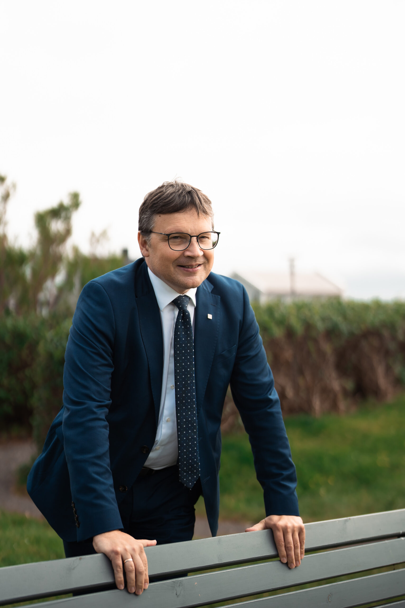 Frá einari toppstýring til eina aðra toppstýring?